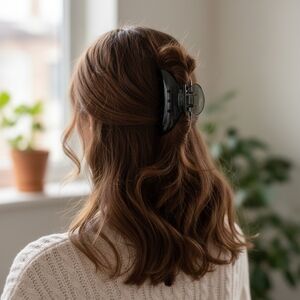 Black Hair Small Claw Clip (New)